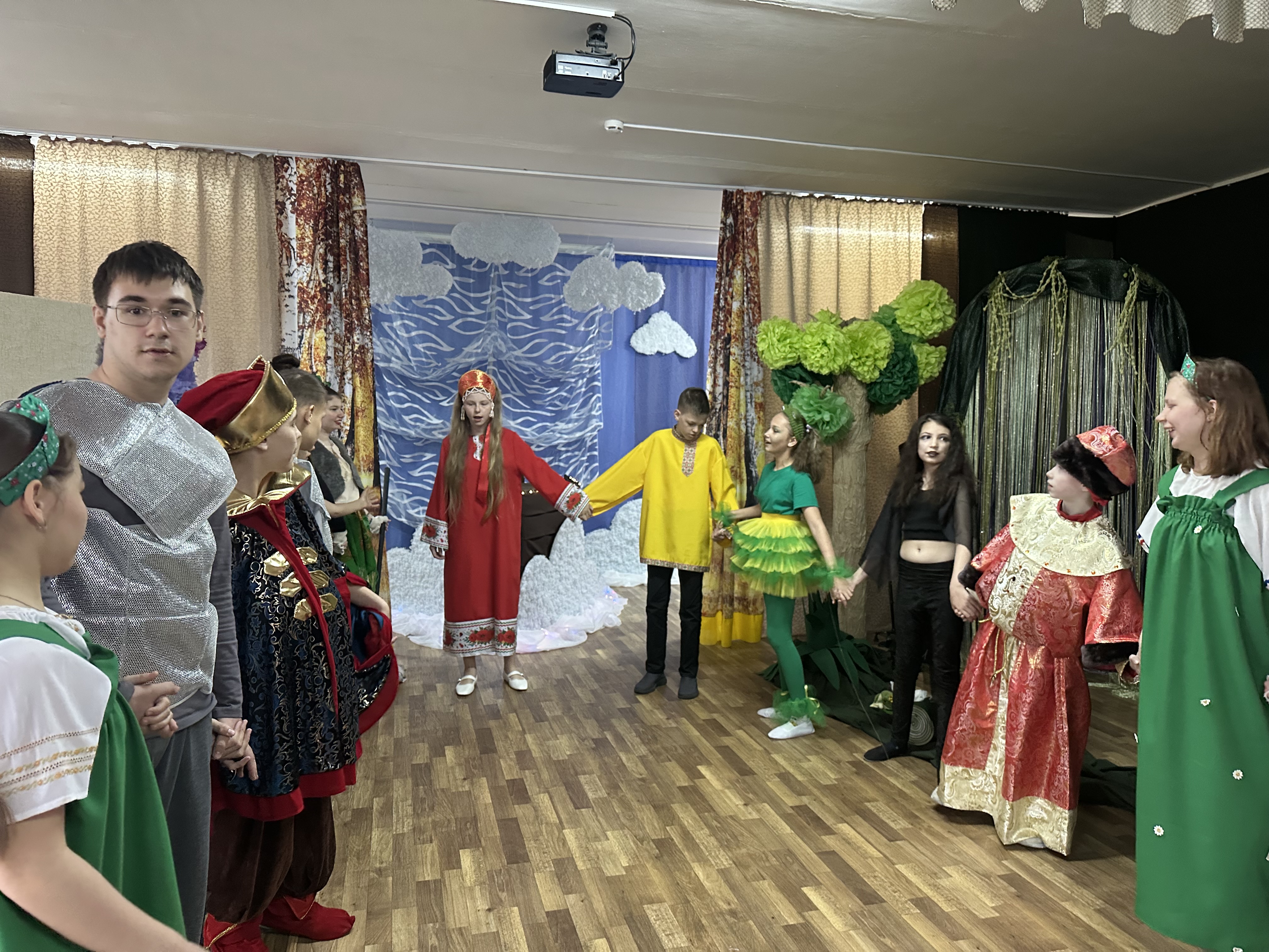 Театральная постановка «Летучий корабль».